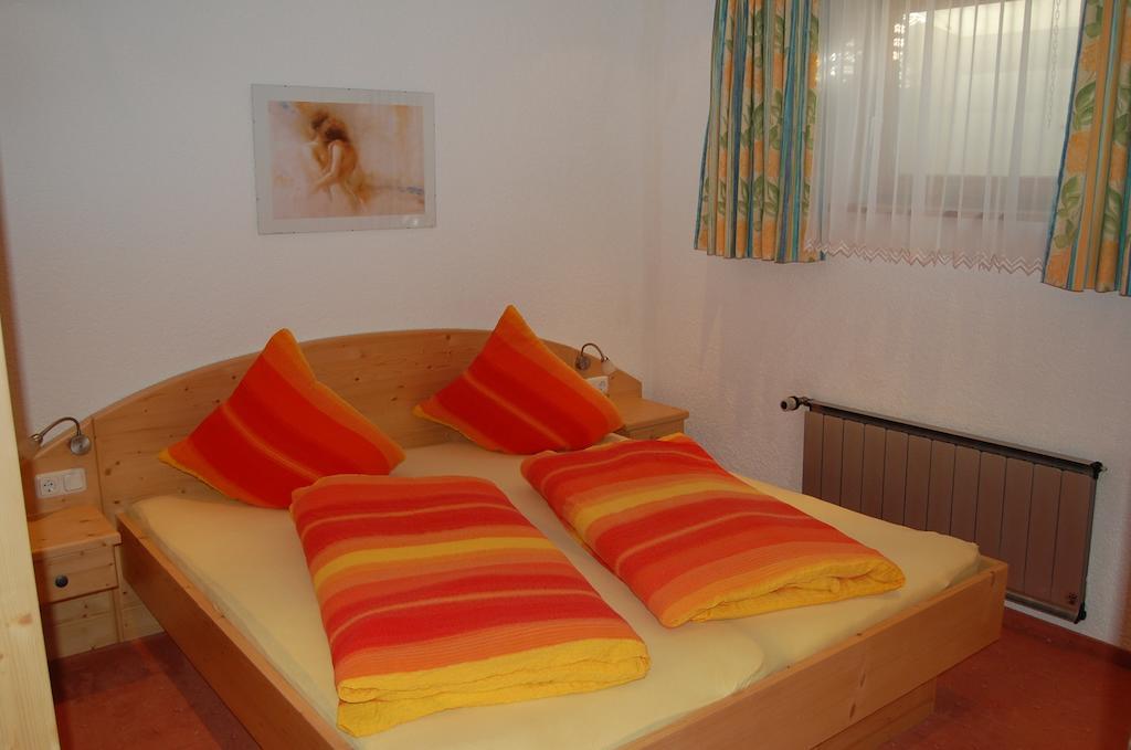 Haus Kinsperger Apartment Klösterle Room photo